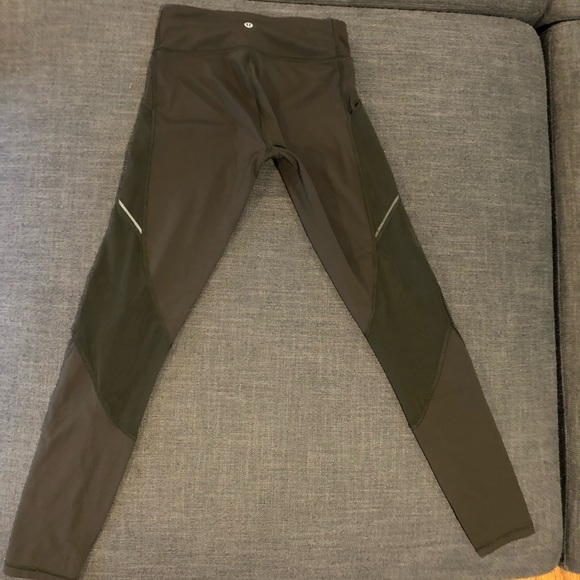 Lululemon size 4 mesh leggings - Picture 3 of 11